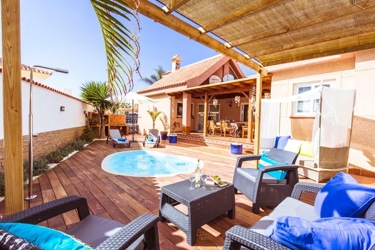Villa Hibiscus Centrum Corralejo Beach Private Pool Family Extérieur photo